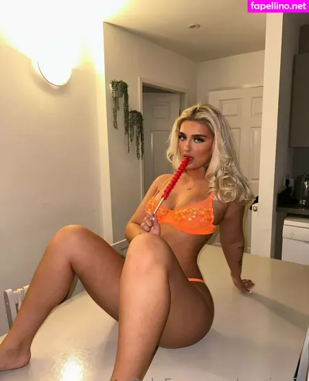 Mariaof3 OnlyFans Thumbnail #9IvGaXEHFh