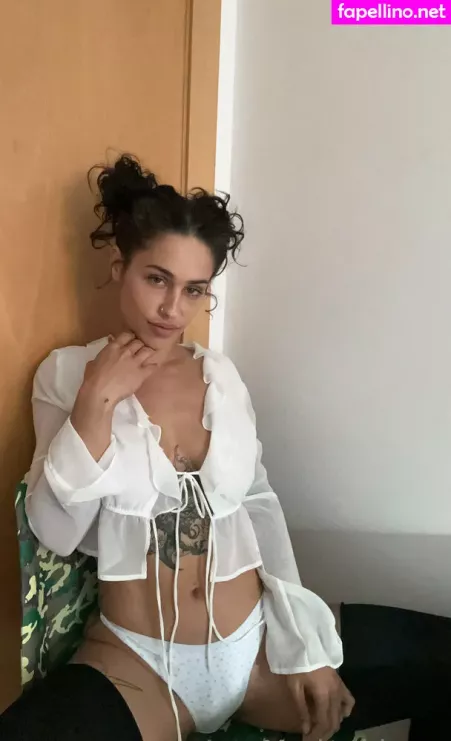 Mariaphlores OnlyFans Thumbnail #UhHuPMMaDE