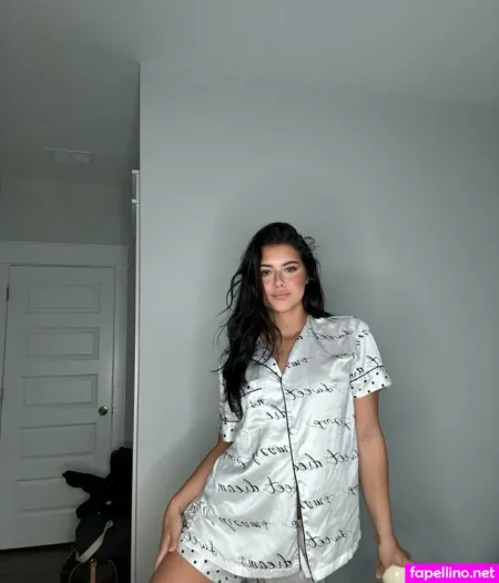 Mariariccii OnlyFans Thumbnail #tJ0ebOVAxR