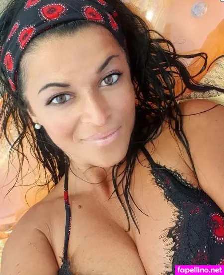 Mariarosaria Annunziato OnlyFans Thumbnail #c4tZ4L05j1
