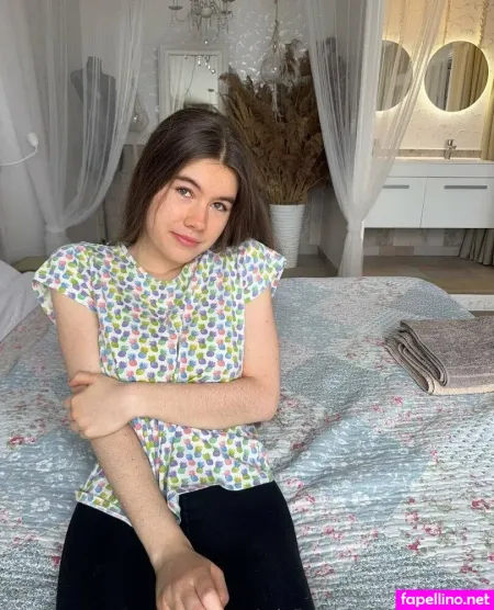 Marichka18 OnlyFans Thumbnail #R4XRME42k5