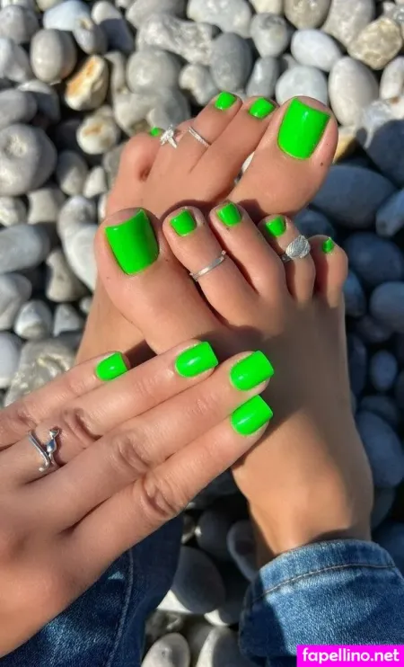 Marie French Feetgirl OnlyFans Thumbnail #YexULasiQA