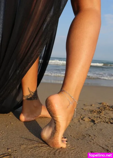 Marie French Feetgirl Main Profile Photo