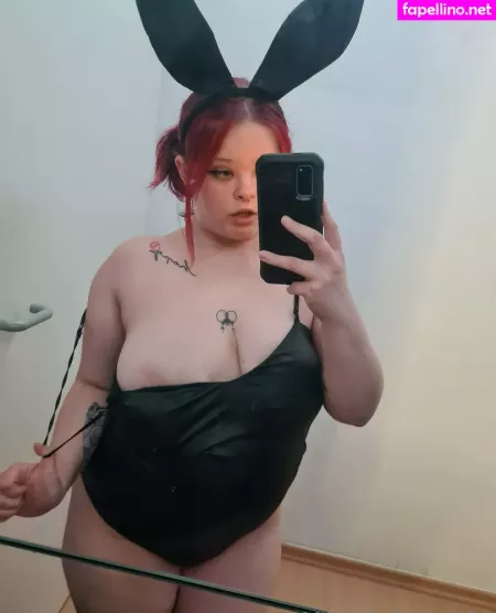 Marie Snow00 OnlyFans Thumbnail #bwErowmeh5