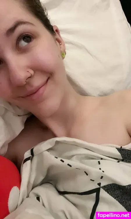 Marie00moo OnlyFans Thumbnail #2uwshEtvly