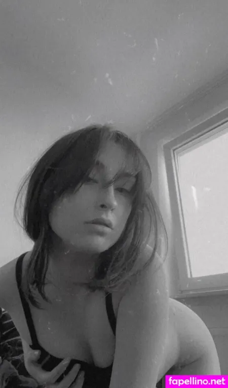 Mariebombe OnlyFans Thumbnail #IcdD9Jc32C