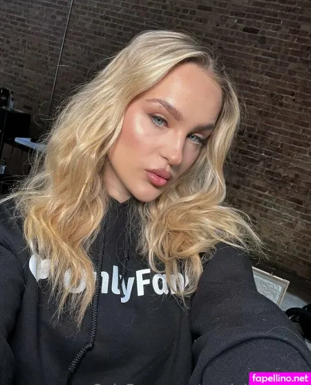 Marielafemme OnlyFans Thumbnail #W3XokPKNR2