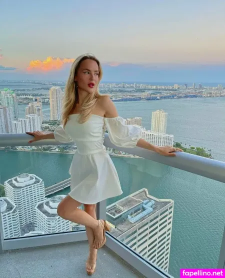 Marielafemme OnlyFans Thumbnail #hTcJPLREcx