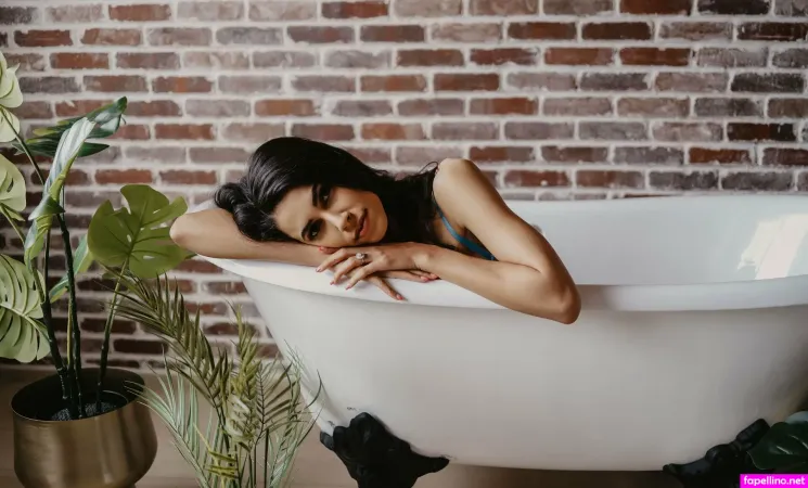 Marierossixo Main Profile Photo