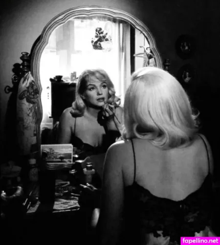 Marilyn Monroe 1 OnlyFans Thumbnail #fxEr8AX5nL