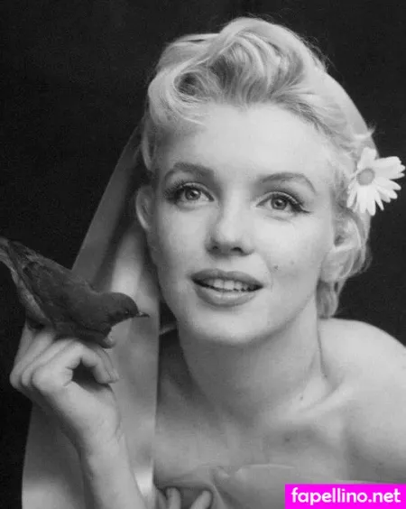 Marilyn Monroe 1 OnlyFans Thumbnail #hM5ZTFbPC1