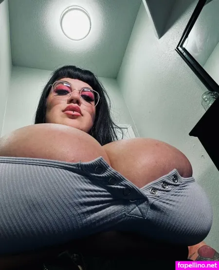 Marilynmilkedme 2 OnlyFans Thumbnail #i1E6Uy0mur