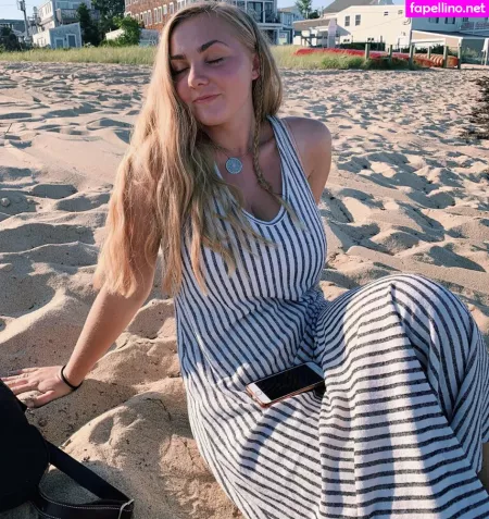Marina Brooks OnlyFans Thumbnail #X3PV2hibuZ