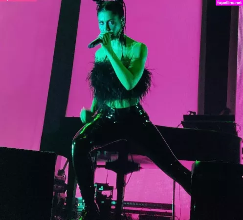 Marina Diamandis OnlyFans Thumbnail #9yWQLqAmus