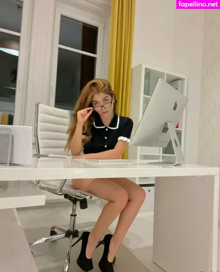 Marina Gold OnlyFans Thumbnail #4N2JsuCm1D