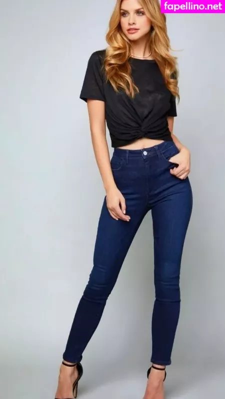 Marina Laswick OnlyFans Thumbnail #BzKhucX4co