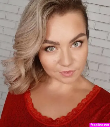 Marina Morris OnlyFans Thumbnail #UWg4hUdCZz