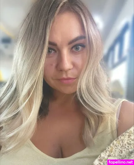 Marina Morris OnlyFans Thumbnail #cduGwKeCqe
