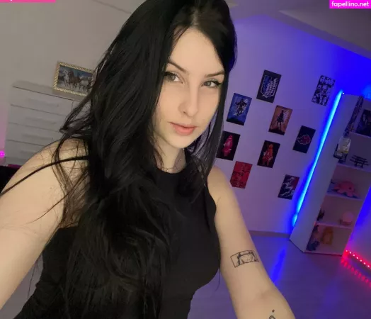 Marina Vozniak OnlyFans Thumbnail #AQUekm90bp