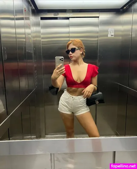 Marinagoldfree OnlyFans Thumbnail #1jMuOIepgG