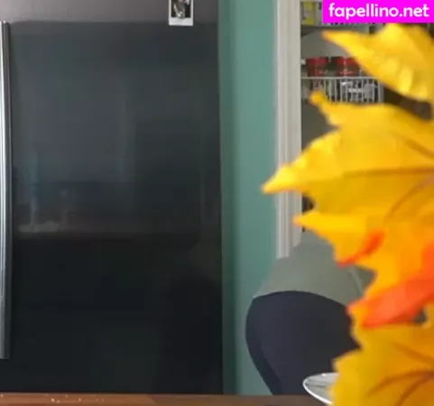 Mariss OnlyFans Thumbnail #J6ob8F3a86