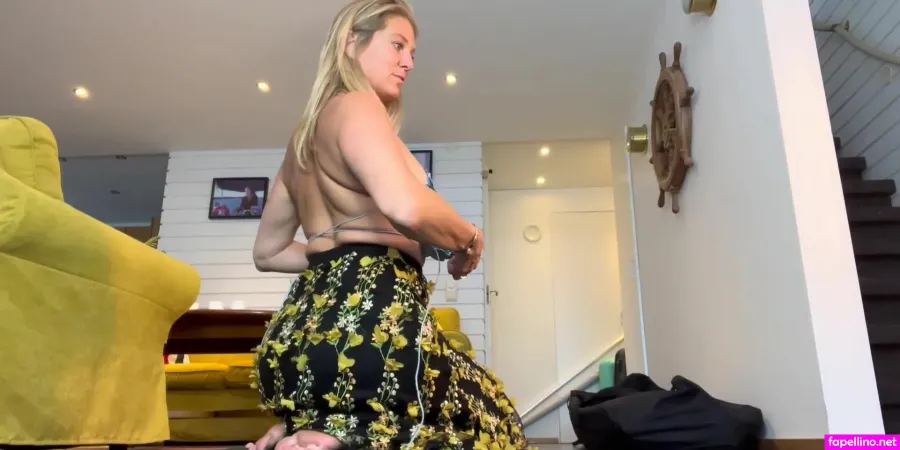 Marling Yoga OnlyFans Thumbnail #0lCCFjctvR