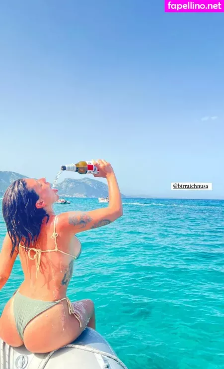 Marta De Lola OnlyFans Thumbnail #afm4XFJyIc
