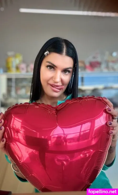 Marta Dream Girl OnlyFans Thumbnail #mZmDmzEGF0