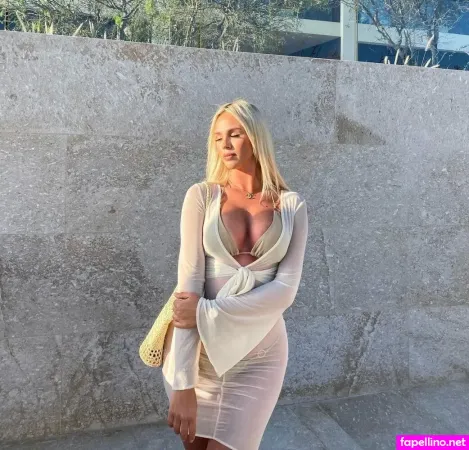 Martha Armitage OnlyFans Thumbnail #2Go6aV9drM