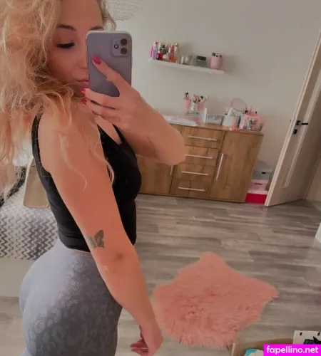 Martiinkaaa OnlyFans Thumbnail #ZA0iWpxBcX