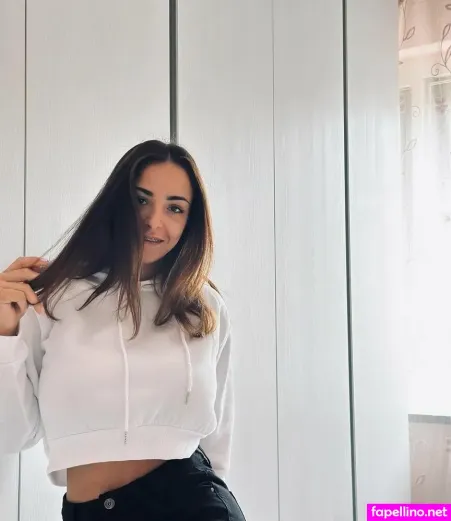 Martina Lucarelli OnlyFans Thumbnail #Ridcq2aavS