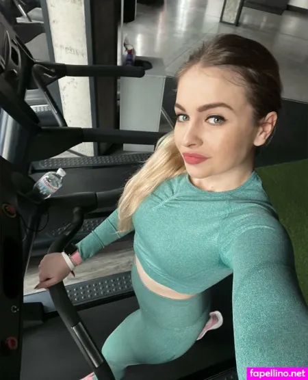 Mary Faraay OnlyFans Thumbnail #T7C9LVNEs1