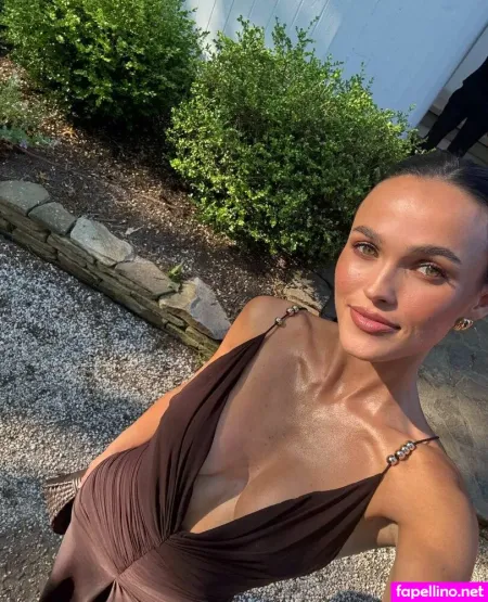 Mary Holland Nader OnlyFans Thumbnail #v9eHAssRqi