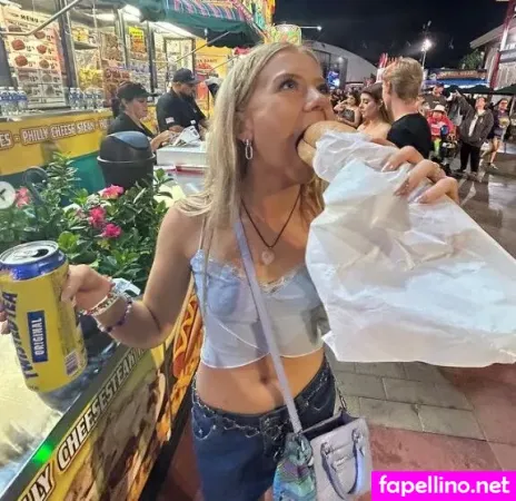 Mary Kate Willis OnlyFans Thumbnail #F4JiPPJtvM