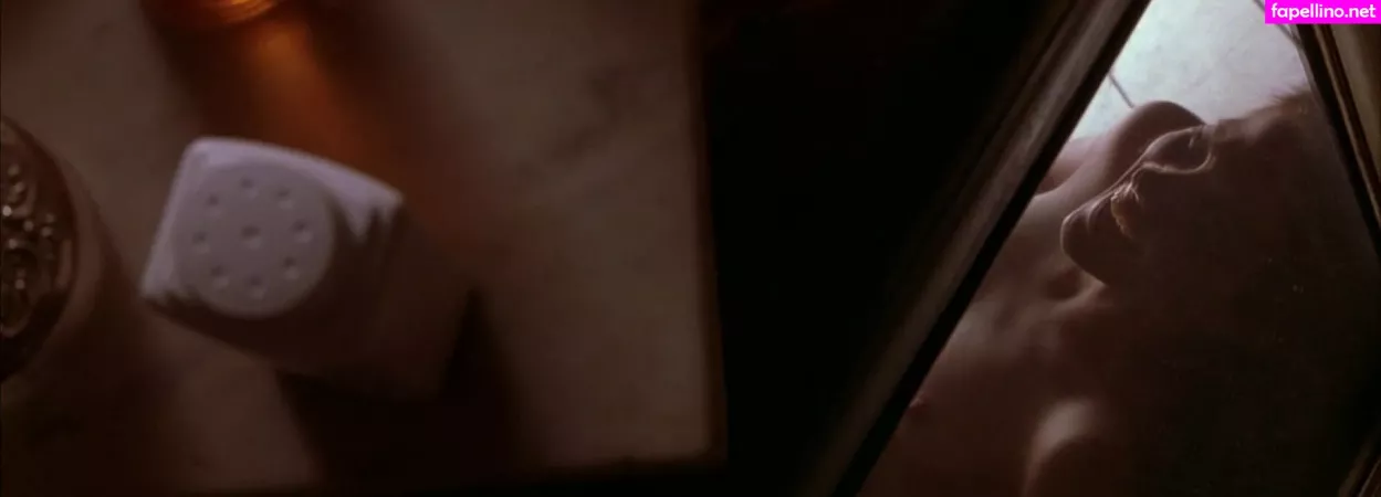 Mary Louise Parker OnlyFans Thumbnail #GHMF2xp3Bf