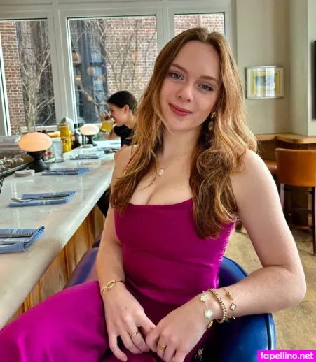 Mary Roach Main Profile Photo