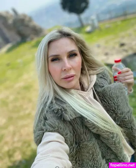 Mary White 8 OnlyFans Thumbnail #ZR1Dv91b1Y