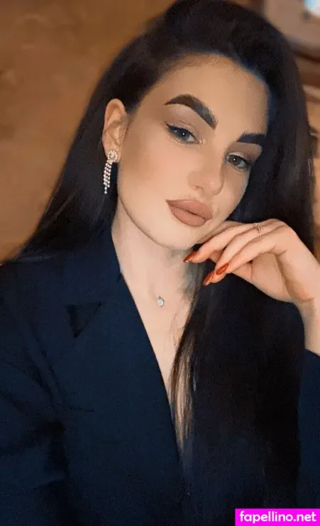 Maryan Fox Main Profile Photo
