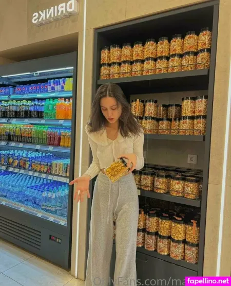 Maryloveeeefree OnlyFans Thumbnail #Kx1NOjVDUO