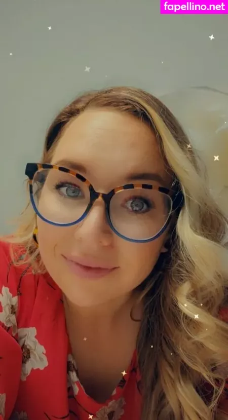 Marymoonkat OnlyFans Thumbnail #L5onNQUDcx