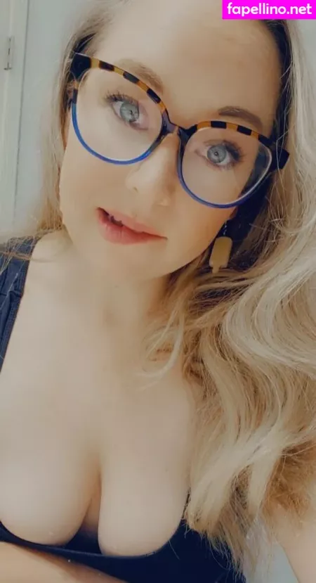 Marymoonkat OnlyFans Thumbnail #SdANch3i9M