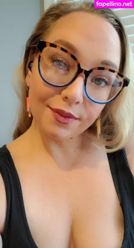 Marymoonkat OnlyFans Thumbnail #TsX9BWILob