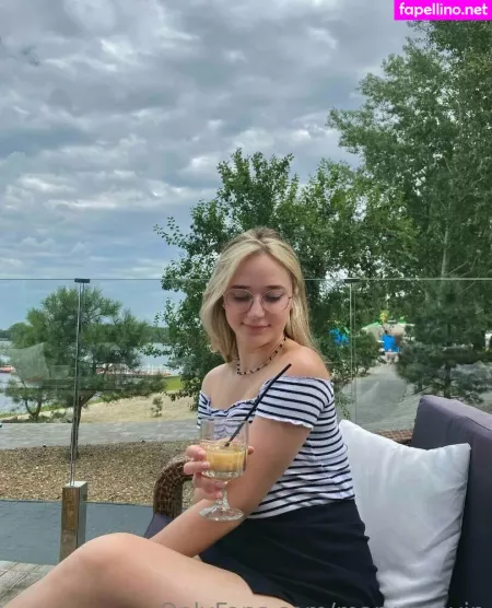 Maryrosevip OnlyFans Thumbnail #86Rxd0rDk8