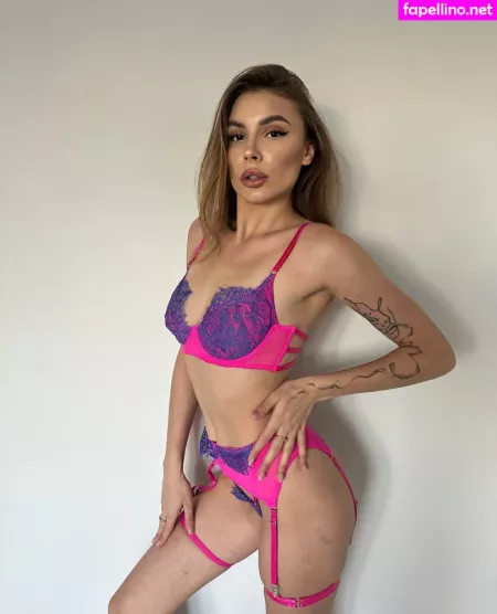 Matildahoneybb OnlyFans Thumbnail #r7bA9LLJo2