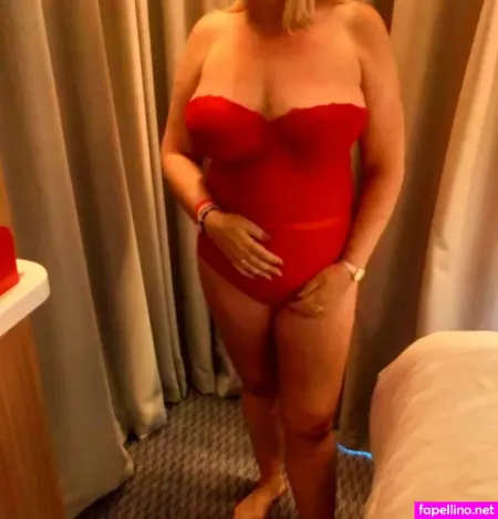 Matureblondewife OnlyFans Thumbnail #dn9jGoF08k