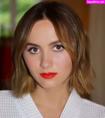 Maude Apatow OnlyFans Thumbnail #n0zVKmgW9b