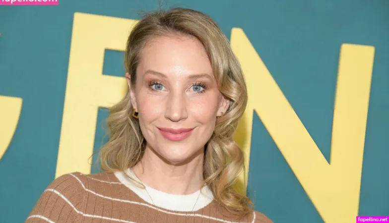 Maude Garrett 10 OnlyFans Thumbnail #u5HRey6hor