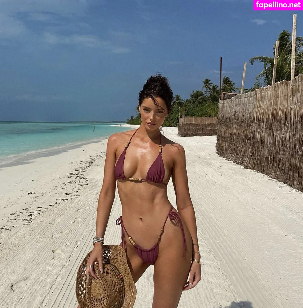 maurahiggins Nude Leaked OnlyFans Photo #6mzWoovaX7