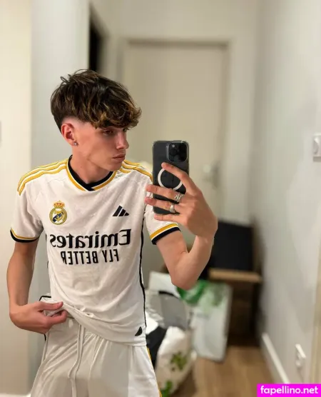 Maxence Free Main Profile Photo