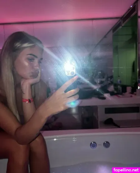 Maximecae OnlyFans Thumbnail #NHzK5MgzI4